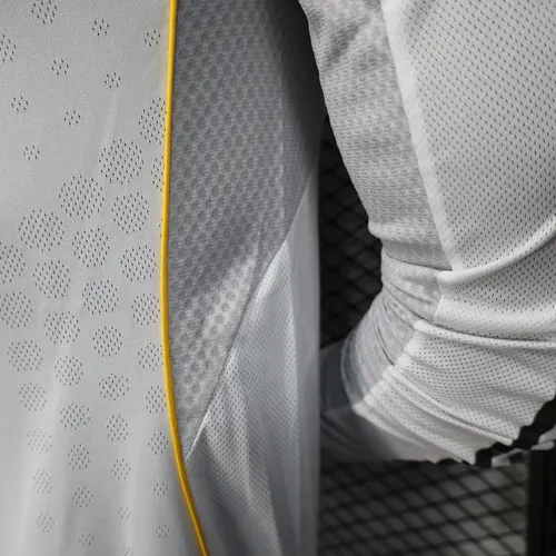 2025/2026 Spielerversion Real Madrid Heim Langarmtrikot  — view 8