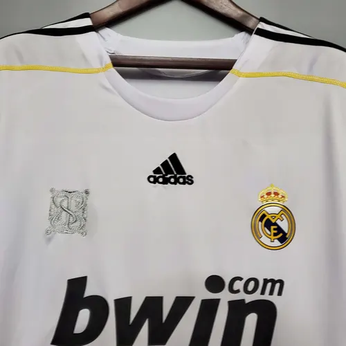 2009/2010 Retro Real Madrid Home Football Shirt  — view 3