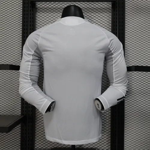 2025/2026 Spielerversion Real Madrid Heim Langarmtrikot  — view 2