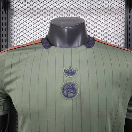 2025/2026 Spielerversion Bayern München Freizeitversion Fußballtrikot  — view 3