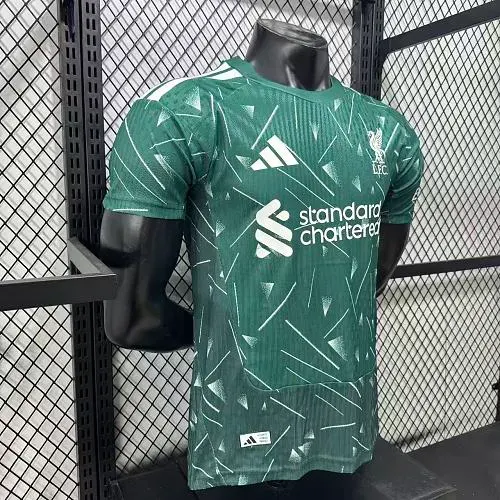 2026/2027 Player Version Liverpool Goalkeeper Football Jersey   — view 3