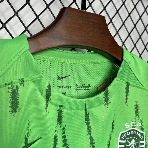2024/2025 Sporting Lissabon Drittes Auswärts Fußballtrikot  Kindergröße — view 3