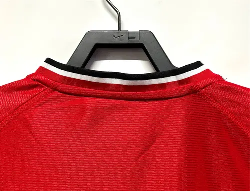 2000/2002 Retro Manchester United Home Football Shirt  — view 7