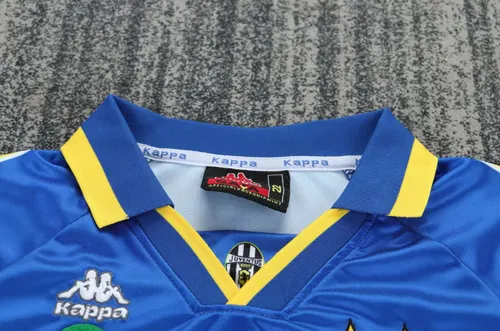 1995/1996 Retro Juventus Auswärtstrikot   Kindergröße — view 3