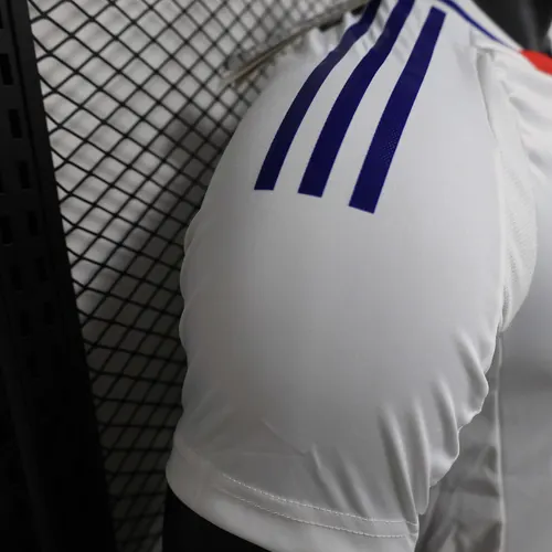 2024/2025 Spielerversion Lyonnais Heim-Fußballtrikot  — view 3