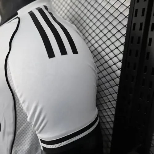 2025/2026 Spielerversion Fulham Heim-Fußballtrikot  — view 7