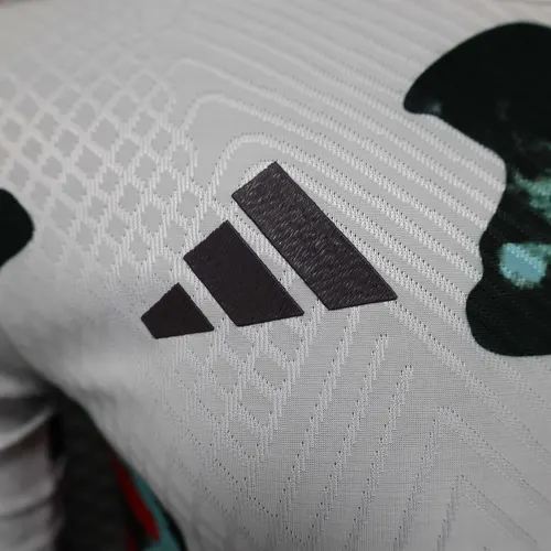 2025/2026 Spielerversion Bayern München Sonderausgabe 01 Fußballtrikot  — view 4