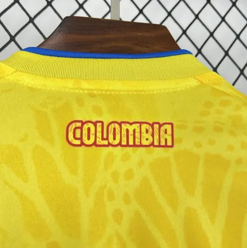 2026 Langarm Kolumbien Nationalmannschaft Heim-Fußballtrikot AAA Fan-Qualität — view 6