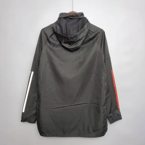 Chaqueta Cortavientos Real Madrid Negra 2021 (Borde Blanco y Rojo) — view 2