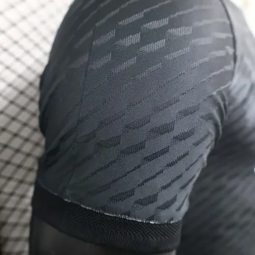 2024/2025 Spieler-Version Real Madrid Y-3 Sonderedition Schwarz Fußballtrikot  — view 3