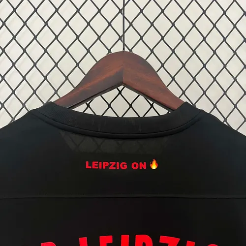 2024-2025 Leipzig Sonderausgabe Schwarzes Fußballtrikot  — view 4