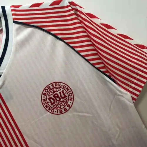 1986 Retro Dänemark Nationalmannschaft Auswärts Fußballtrikot  — view 5
