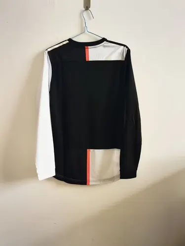 2019/2020 Retrô Versão Jogador Manga Longa Juventus Camisa de Futebol Casa  — view 2