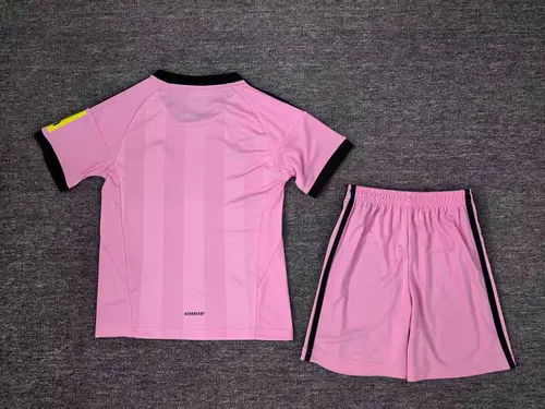 2025/2026 Newcastle United Goalie Pink Football Jersey  Kids Size — view 2