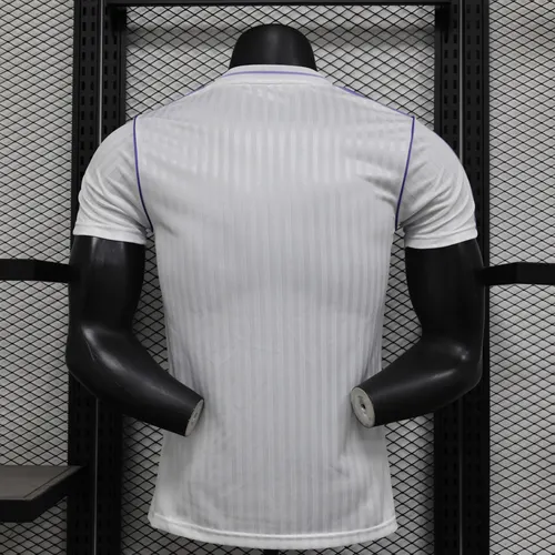2025/2026 Spielerversion Real Madrid Sonderausgabe 06 Fußballtrikot  — view 2