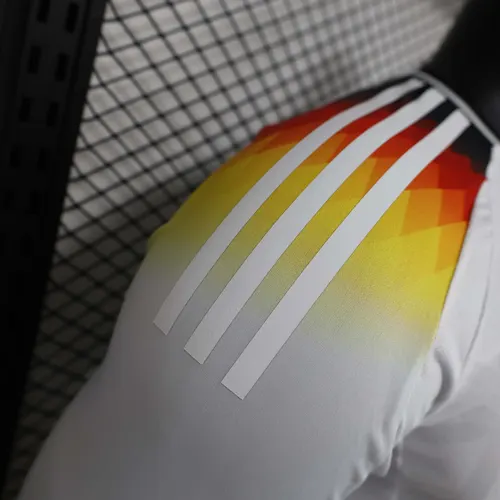 2024-2025 Spielerversion Langarm Deutschland Heim-Fußballtrikot   — view 3