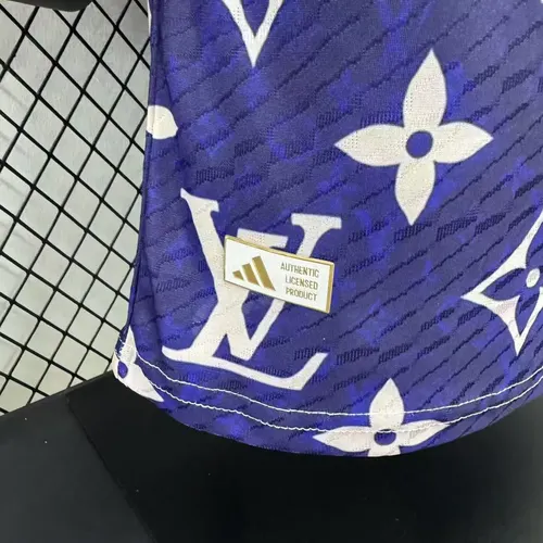 2025/2026 Spielerversion Real Madrid Sonderausgabe 37 Fußballtrikot  — view 8