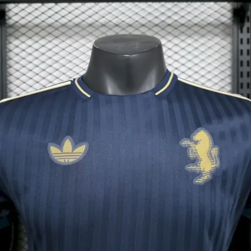 2025/2026 Version Joueur Juventus Terrace Icons Maillot de Football  — view 3