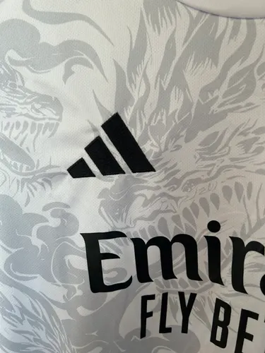 2025/2026 Real Madrid Dragon Weiß Sonderausgabe Fußballtrikot  — view 4