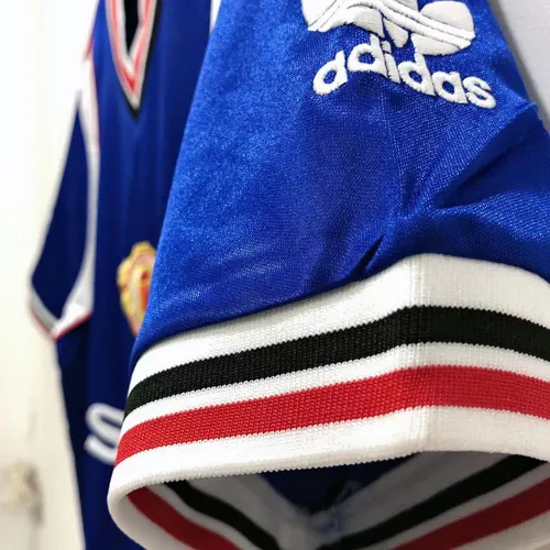 1985 Retro Manchester United Away Football Shirt  — view 7