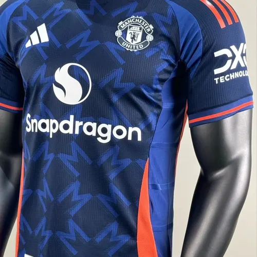2025/2026 Player Version Manchester United Auswärts 01 Fußballtrikot  — view 3