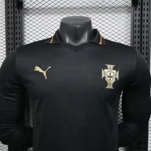 2026 Player Version Langarm Portugal Black Panther Fußballtrikot AAA Fan-Qualität — view 3