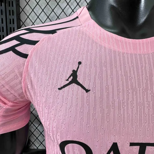 2025/2026 Versão Jogador Paris Saint-Germain Quarto Away Rosa Camisa de Futebol  — view 4