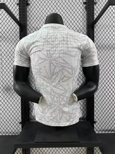 2024/2025 Spielerversion Real Madrid Sonderedition Trikot 04 — view 3