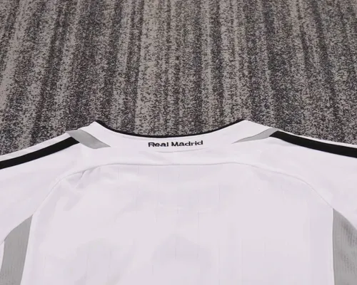 2006-2007 Retro Real Madrid Home Football Shirt  Kids Size — view 4
