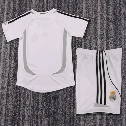 2006-2007 Retro Real Madrid Home Football Shirt  Kids Size — view 2