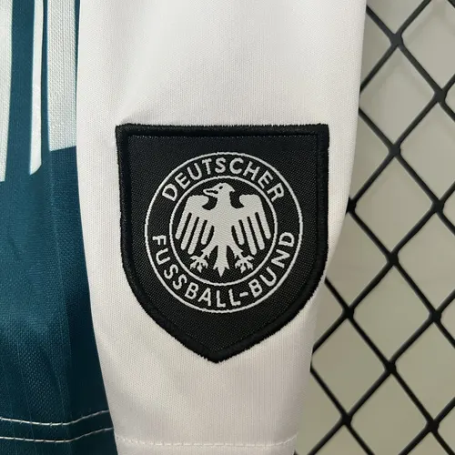 1996 Retro Deutschland Auswärts-Fußballtrikot AAA Fan-Qualität Kindergröße — view 3