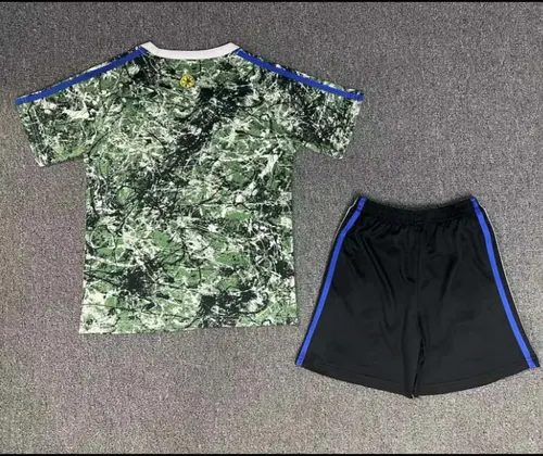 Camisa Edição Conjunta Manchester United 2024/2025  Tamanho Infantil — view 2