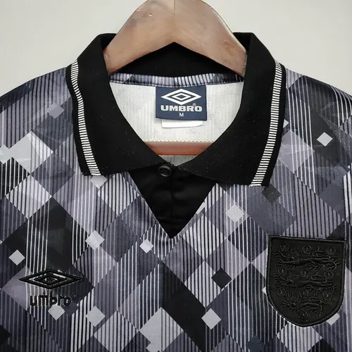 Camiseta de Fútbol Retro Edición Especial Inglaterra Blackout Negra 1990 — view 3