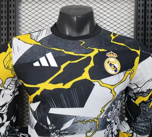 قميص كرة قدم ريال مدريد بالتعاون مع مارفل نسخة اللاعب بأكمام طويلة 2025/2026 جودة تايلاندية — view 3
