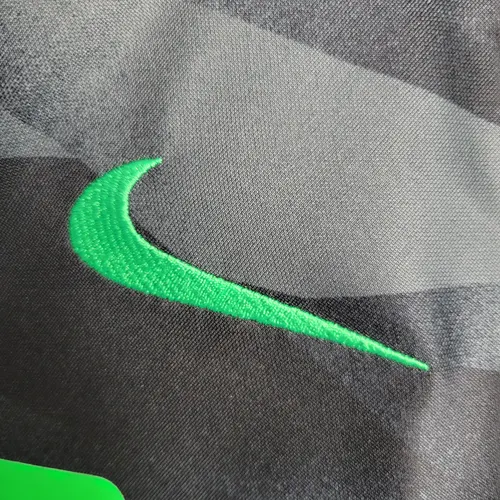 2023/2024 Liverpool Torwart Schwarz Fußballtrikot AAA fan-gradät — view 4