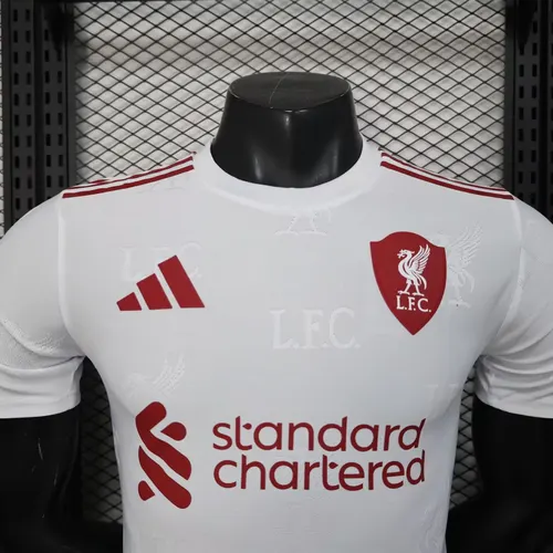 Camisa de Futebol Liverpool Edição Especial 10 Versão Jogador 2025/2026  — view 3