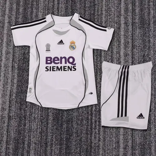 2006-2007 Retro Real Madrid Home Football Shirt  Kids Size — view 1