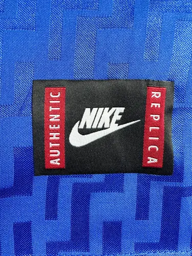 1995 Retro Italy Home Soccer Shirt  — view 9