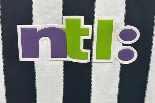 2000-2001 Retro Newcastle United Home Soccer Jersey  — view 7
