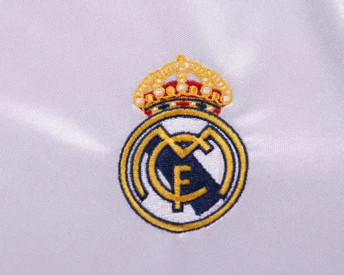 قميص ريال مدريد المنزلي الرجعي 2004-2005 جودة تايلاندية مقاس أطفال — view 5