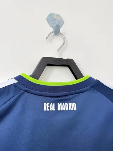 قميص كرة قدم ريال مدريد الخارجي 2010/2011 رجعي جودة تايلاندية — view 4