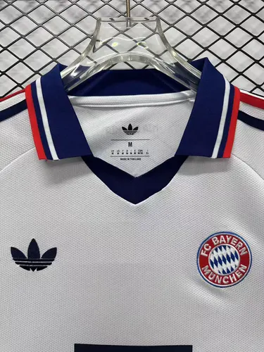 2026/2027 Bayern München Auswärts Fußballtrikot   — view 3
