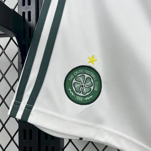2005/2006 Celtic Heimshorts  — view 3