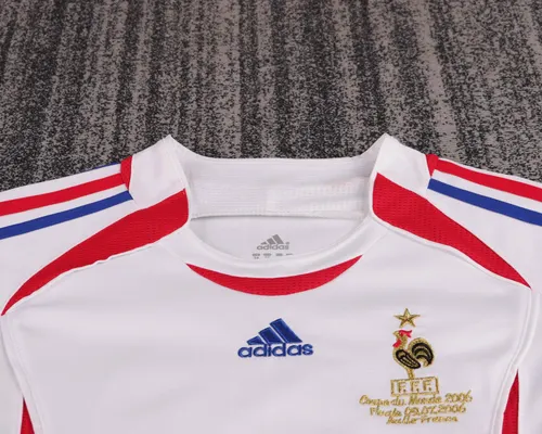 Camisa de Futebol Retro França Visitante 2006  Tamanho Infantil — view 3