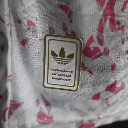 2025/2026 Player Version Real Madrid Special Edition Pink Football Jersey  — view 8