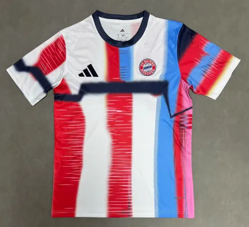Maillot de football tenue d'entraînement Bayern Munich 2025/2026 landaise — view 1