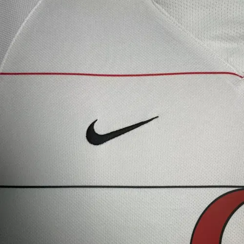 2003/2005 Retro Manchester United Away Football Shirt  — view 6