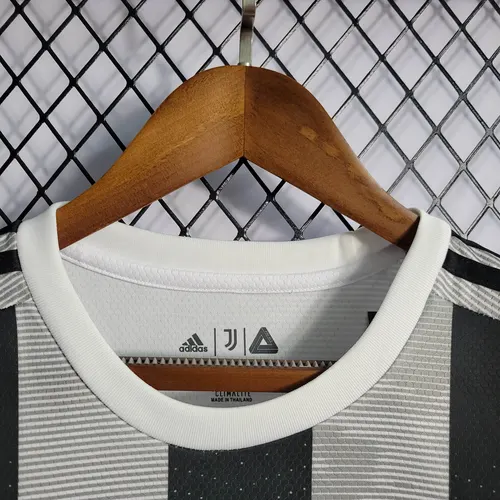 2019/2020 Retro Juventus Gemeinschaftsausgabe Schwarz-Weiß Streifen Fußballtrikot  — view 7