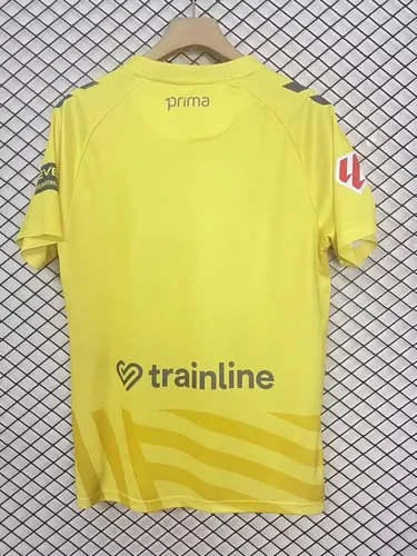 2025/2026 Real Betis Goalkeeper Yellow Football Shirt  — view 2
