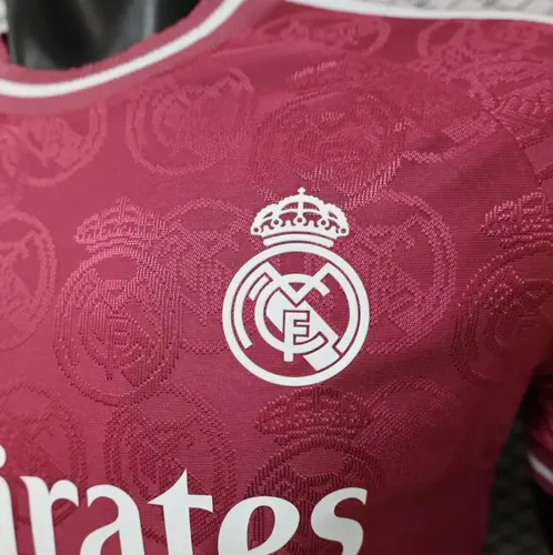 2026/2027 نسخة اللاعب ريال مدريد إصدار خاص أحمر قميص كرة قدم  جودة تايلاندية — view 5